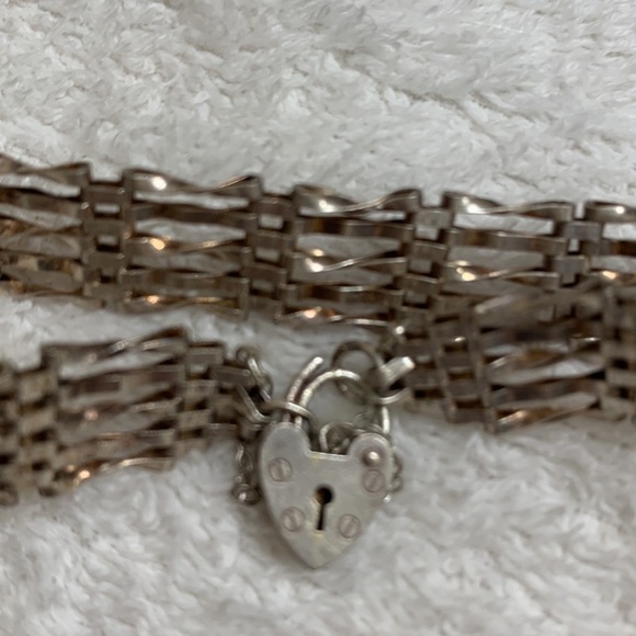 Alistair Stewart Jewellers Silver detailed bracelet with padlock closure 🔴 - Picture 6 of 8